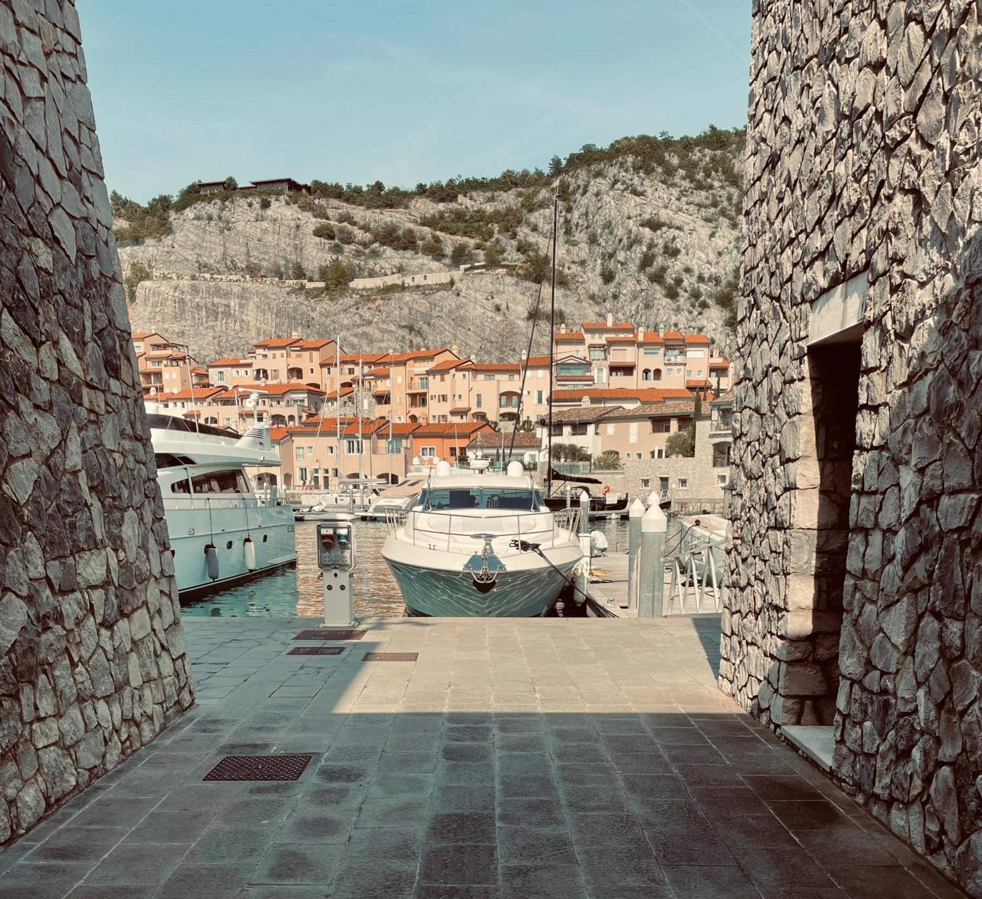 Апартаменты Portopiccolo Sul Mare - Систиана Экстерьер фото